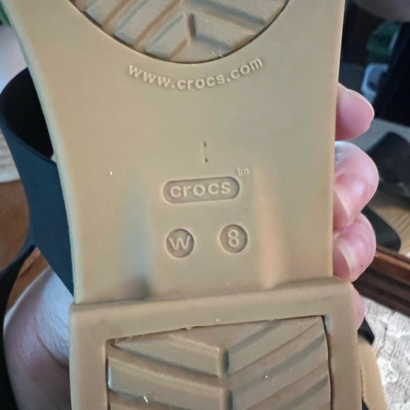 CROCS Classic Tulum Strappy Sandals Flat Rubber Tan and Black Women's Size 8 EUC - Picture 8 of 9